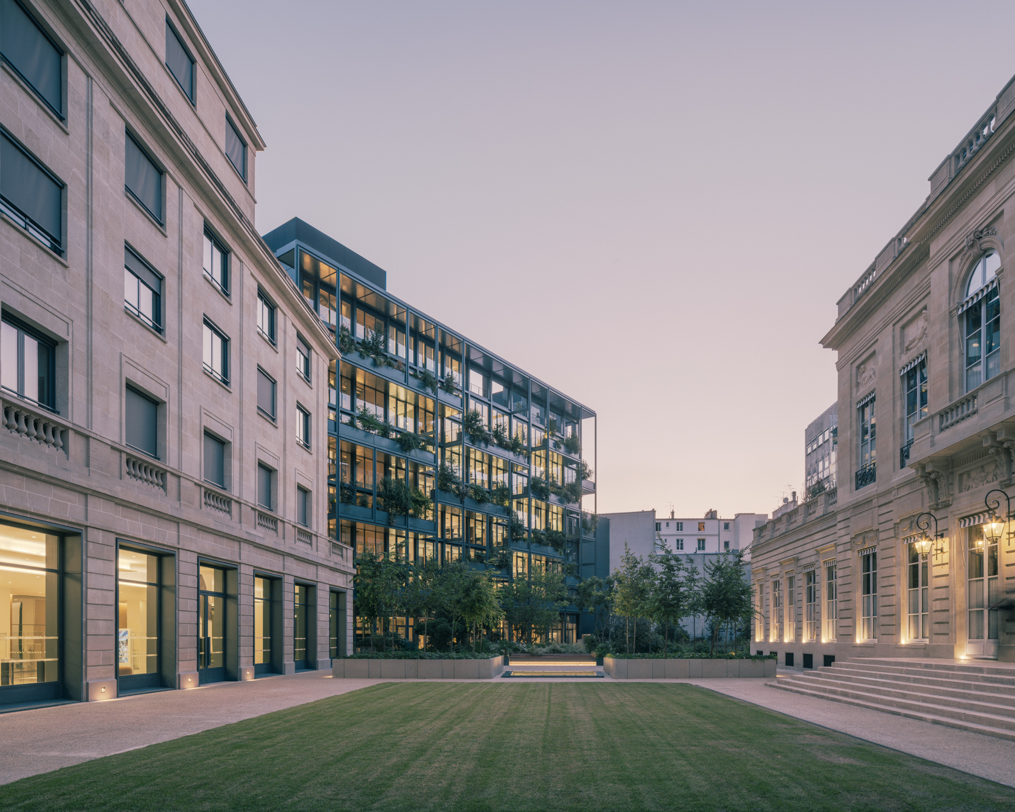 Siège AXA – Réhabilitation durable, avenue Matignon, Paris by PCA Stream © Charly Broyez